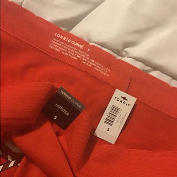 🌟🌟🌟Torrid 5 plus size red Christmas skull brief panty NWT - Picture 5 of 8